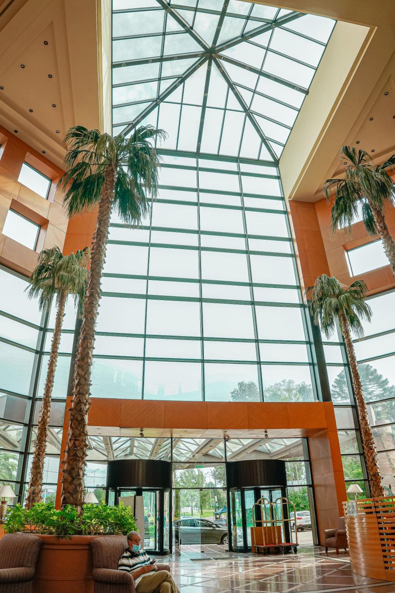 Sheraton & Convention Center Hotel